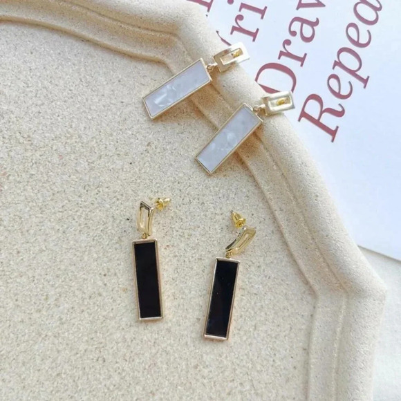 Elegant Black Enamel and Gold Open Rectangle 48x10mm Dangle Earrings - Picture 3 of 3